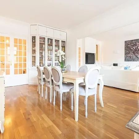 Grand Familial Apartment *